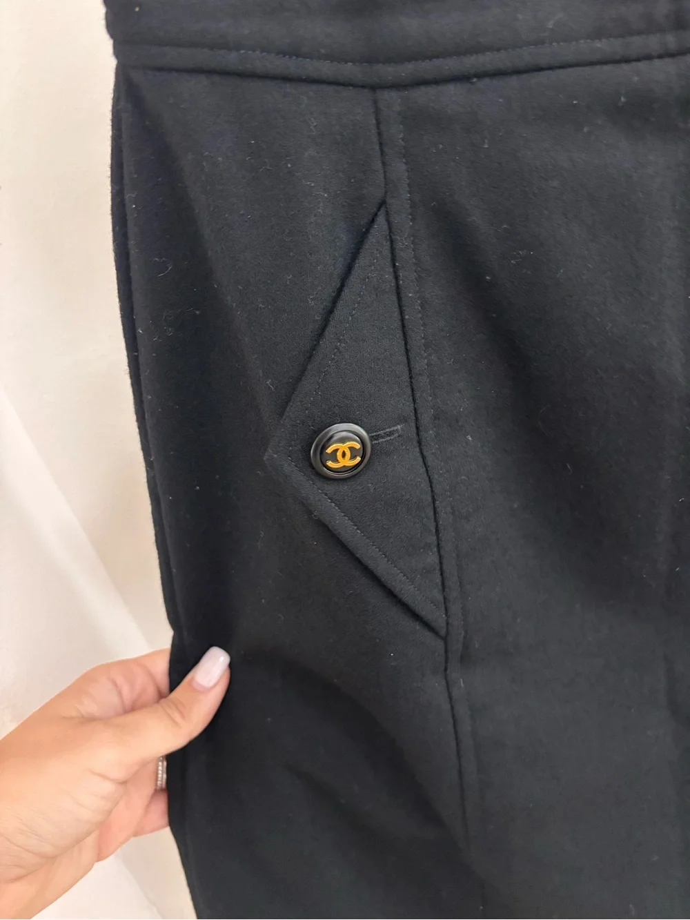 Authentic CHANEL VINTAGE 1994 black wool skirt size 38